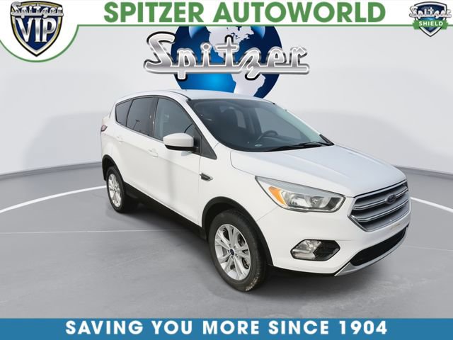 Used 2017 Ford Escape SE image 2