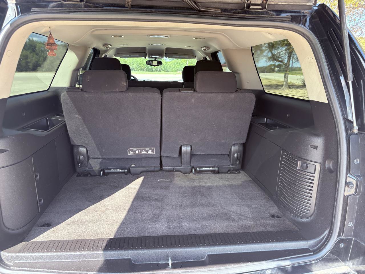 Used 2011 Chevrolet Suburban LS RWD image 76