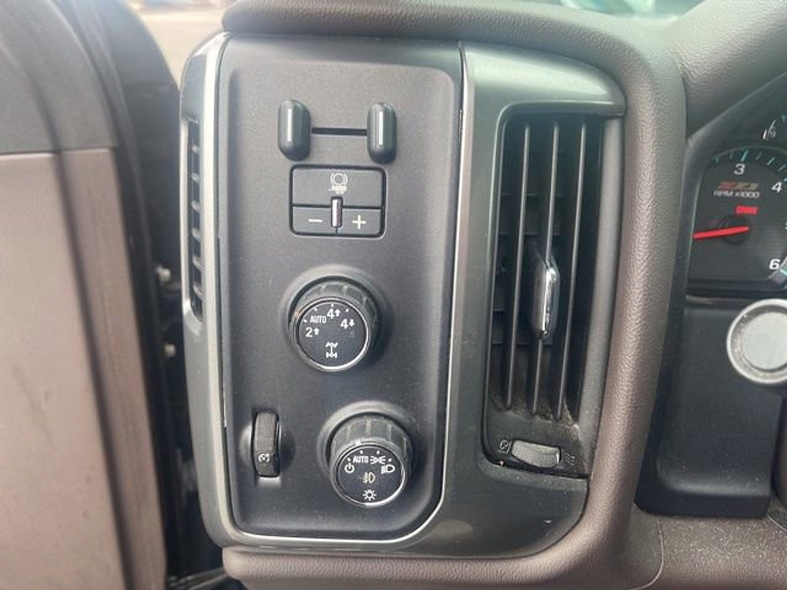 Used 2015 Chevrolet Silverado 1500 LT w/ All Star Edition image 18