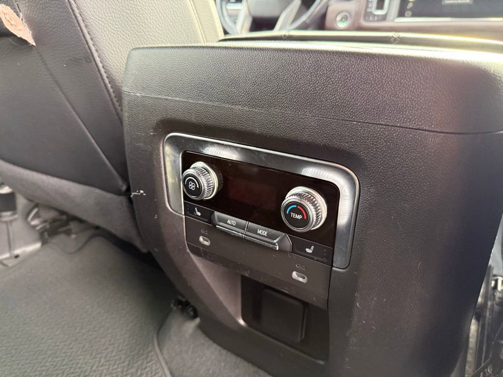 Used 2022 GMC Yukon XL Denali image 19