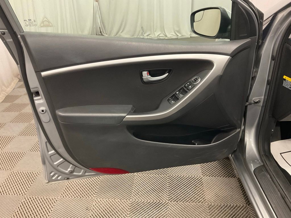 Used 2015 Hyundai Elantra GT image 15