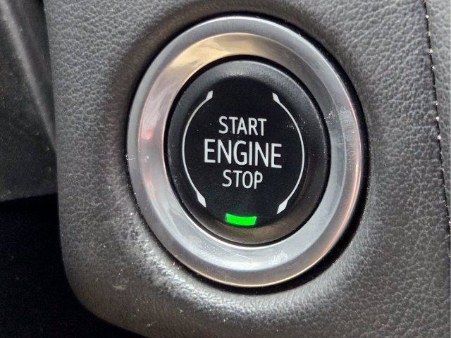 Used 2024 GMC Yukon XL SLT w/ SLT Premium Package AWD/4WD image 32