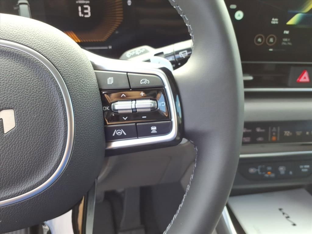 New 2026 Kia Carnival EX image 21