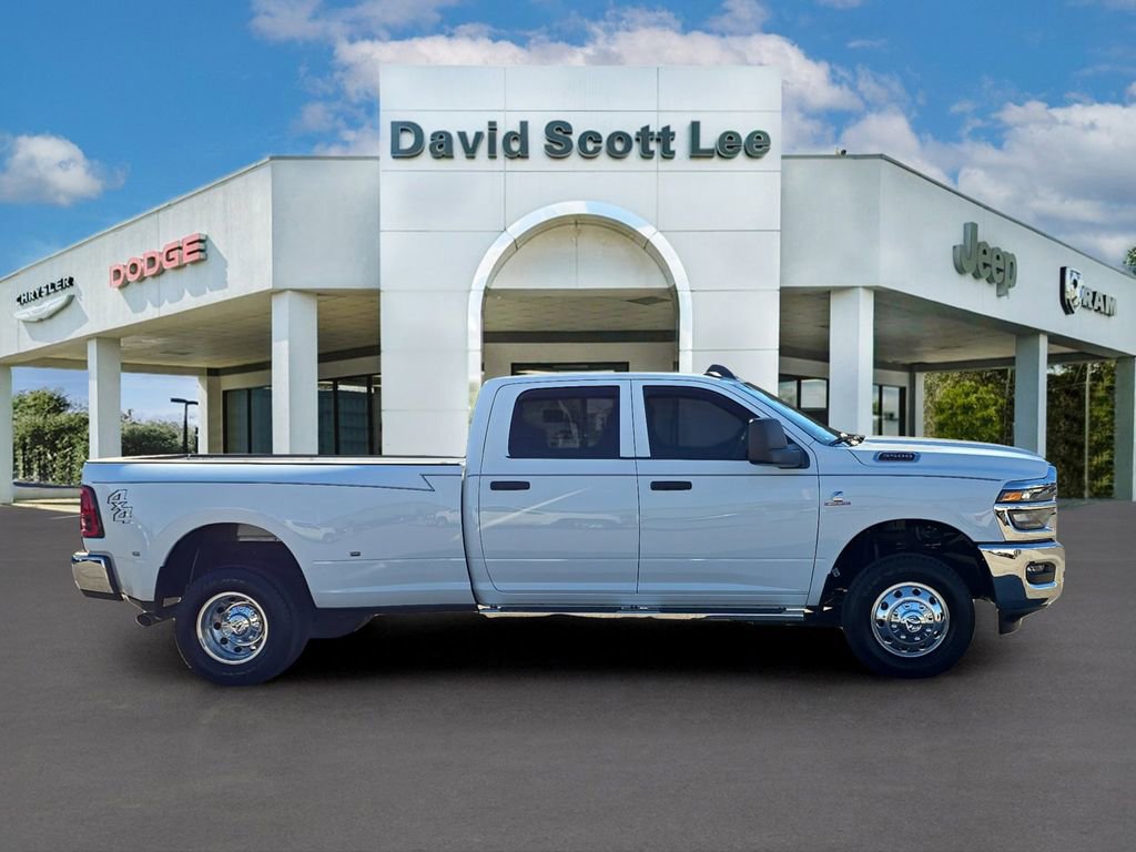 Used 2025 RAM 3500 Tradesman w/ Chrome Appearance Group image 4