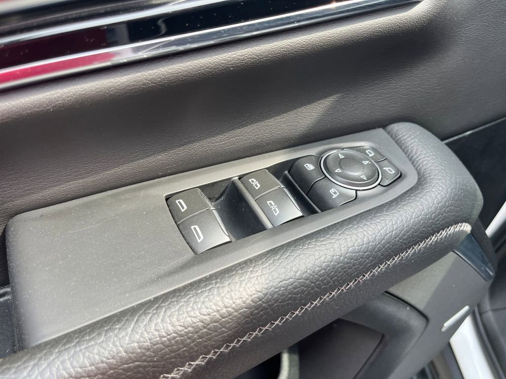 Used 2025 GMC Yukon XL Denali image 19