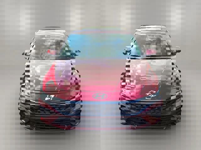 Used 2025 Hyundai Elantra SEL image 2
