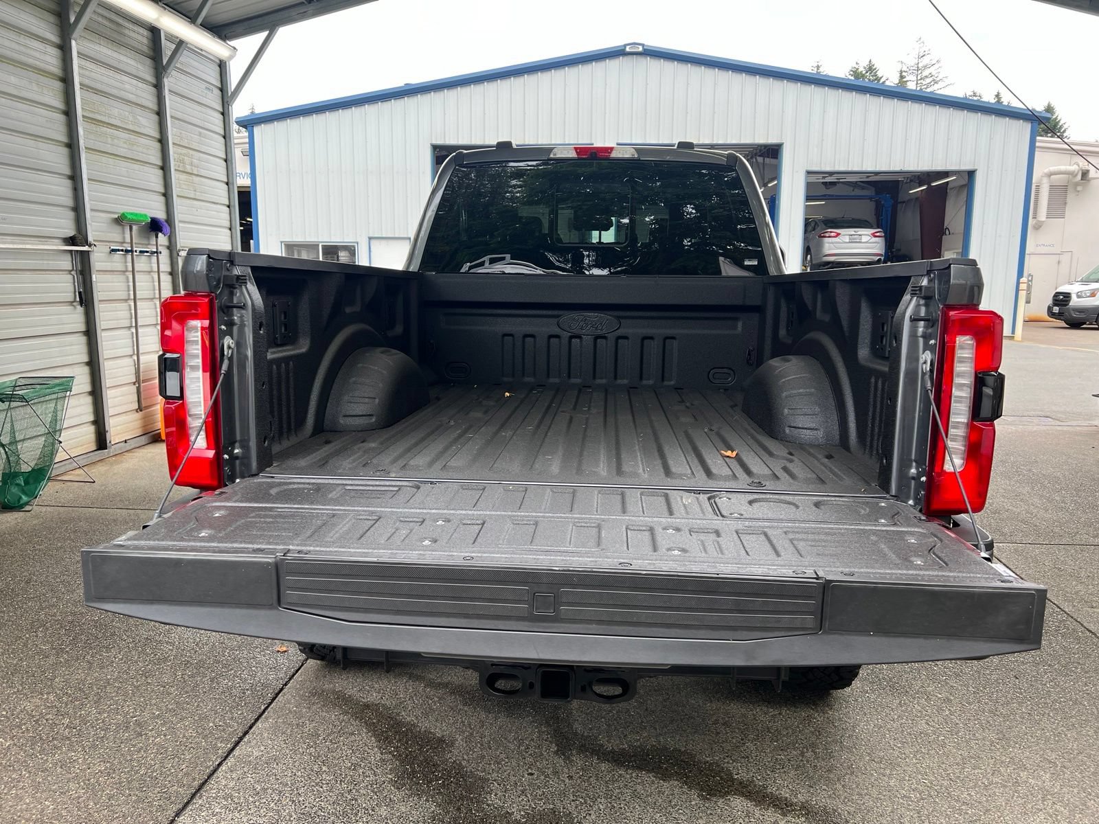 Used 2026 Ford F250 Lariat w/ Tremor Off-Road Package AWD/4WD image 7