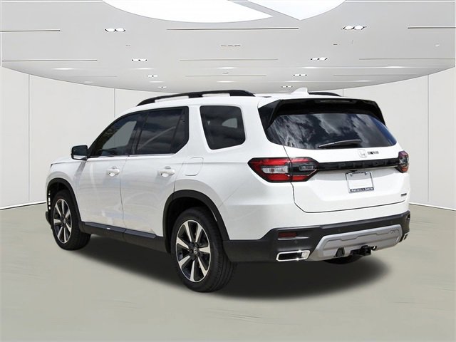 New 2025 Honda Pilot Touring image 6