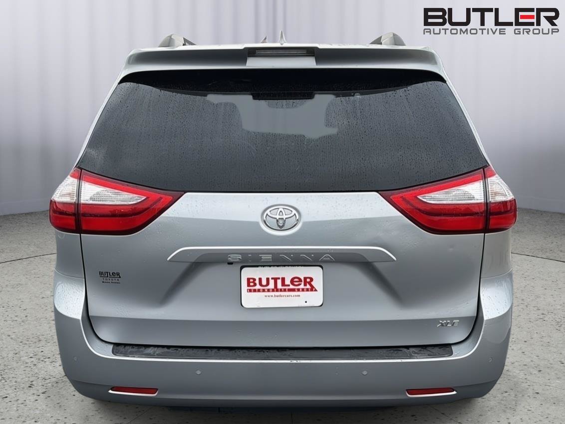 Used 2019 Toyota Sienna XLE Premium FWD image 5