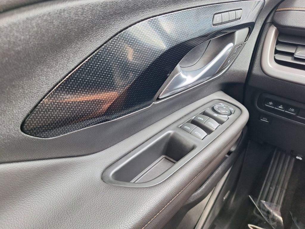 Used 2022 GMC Terrain AT4 w/ Infotainment Package II image 18