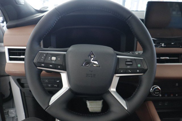 New 2026 Mitsubishi Outlander SEL AWD/4WD image 9