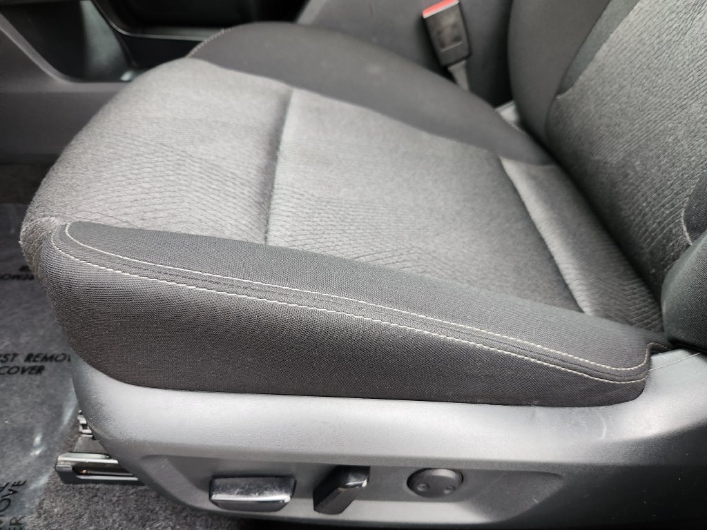 Used 2025 Nissan Rogue SV AWD/4WD image 15