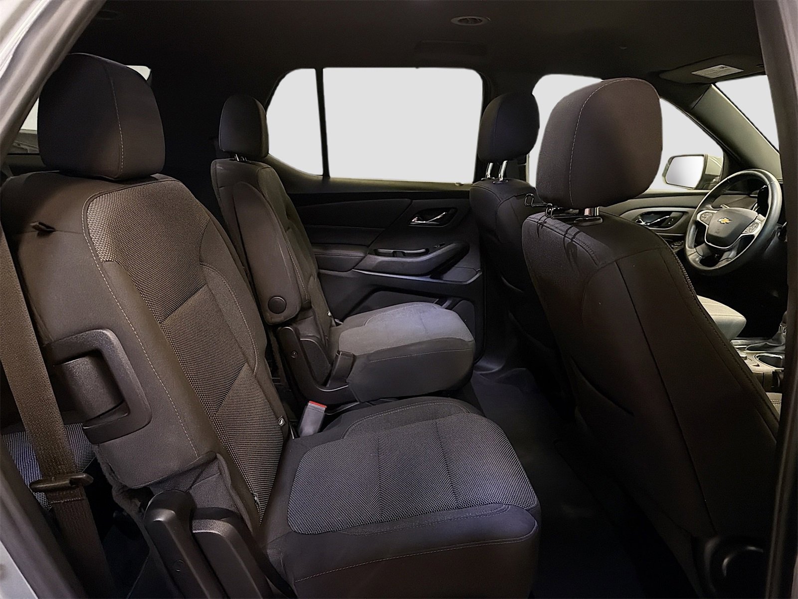 Used 2023 Chevrolet Traverse LT image 30
