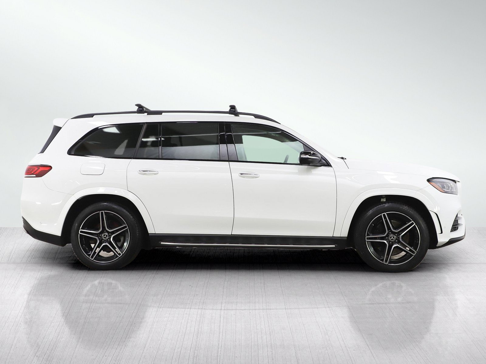 Used 2023 Mercedes-Benz GLS 580 4MATIC image 7
