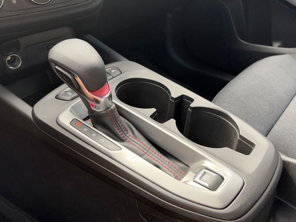 Used 2025 Chevrolet Trax RS FWD image 20