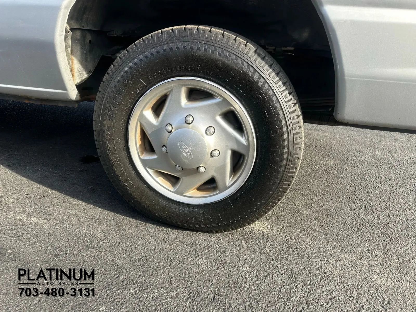 Used 2013 Ford E-350 and Econoline 350 XL w/ PWR Windows & Locks Group image 17