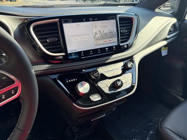 New 2026 Chrysler Pacifica Select image 17