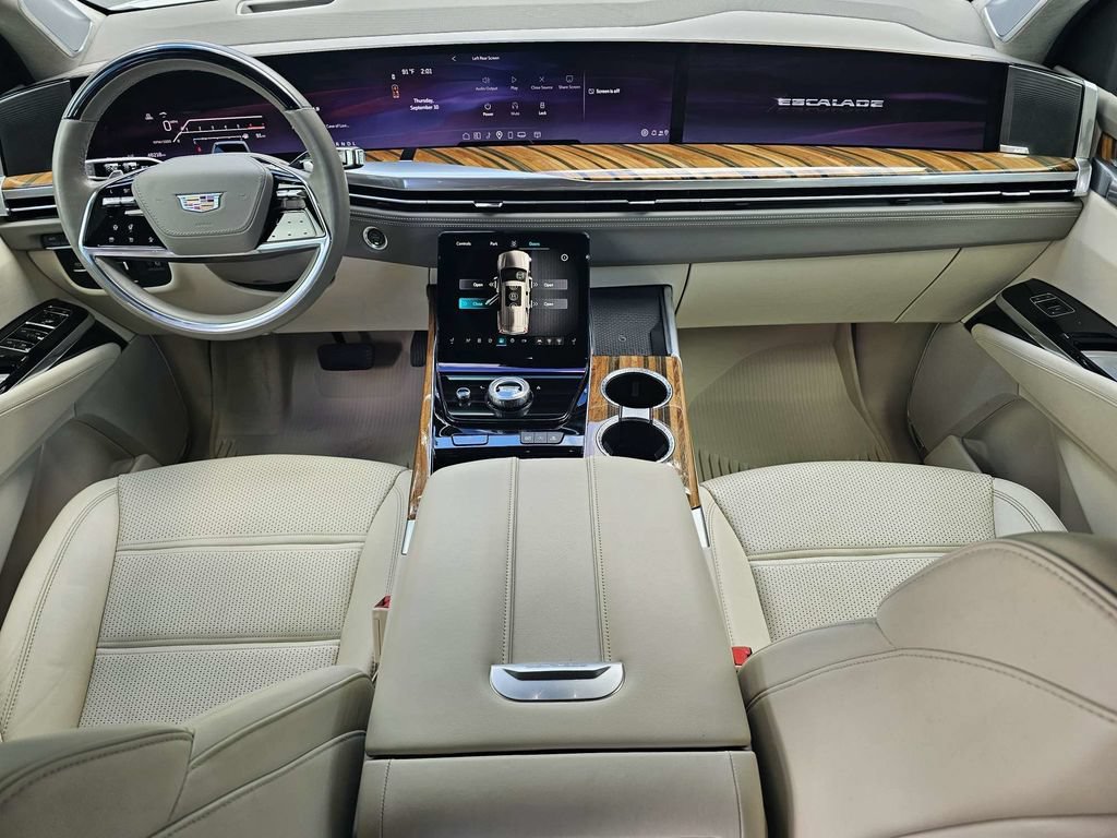 Certified 2025 Cadillac Escalade ESV Sport Platinum w/ LPO, Floor Liner Package AWD/4WD image 17