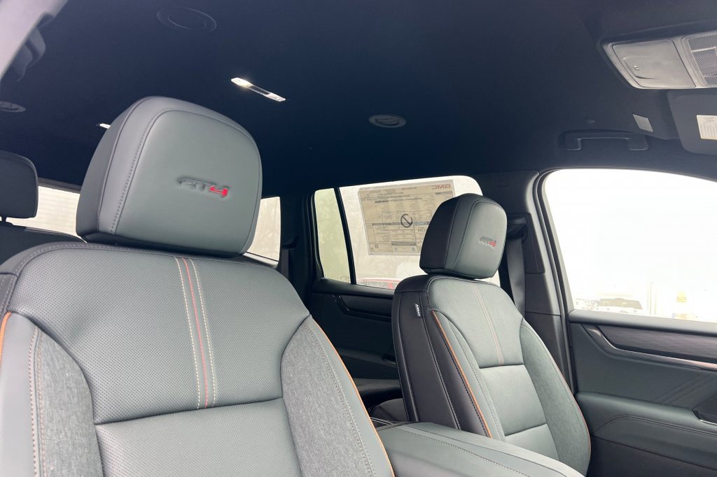 New 2026 GMC Acadia AT4 w/ Luxury Package image 15