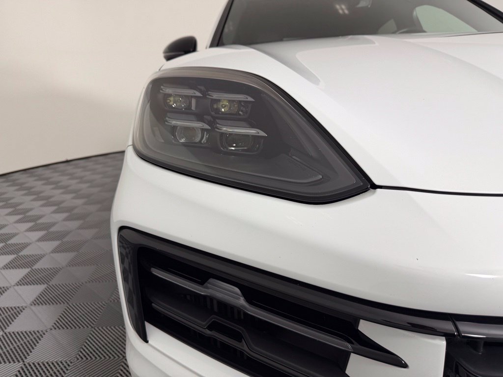 Certified 2024 Porsche Cayenne S AWD/4WD image 10