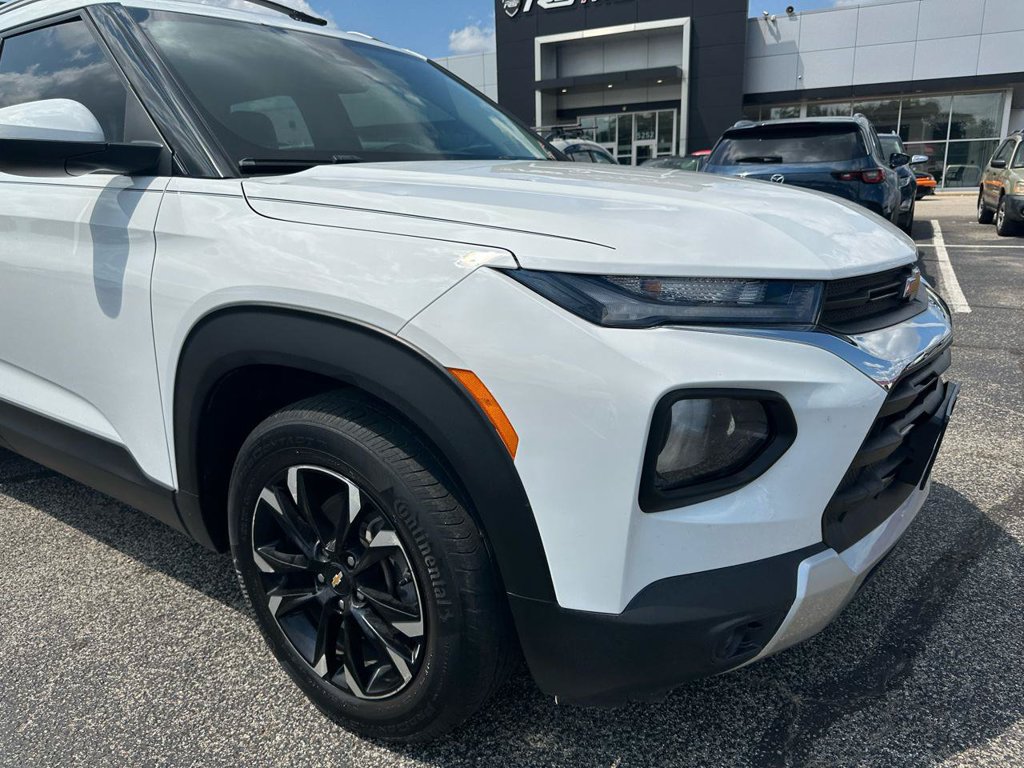 Used 2022 Chevrolet TrailBlazer LT w/ Convenience Package FWD image 11