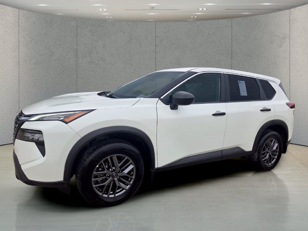 Used 2026 Nissan Rogue S FWD image 1