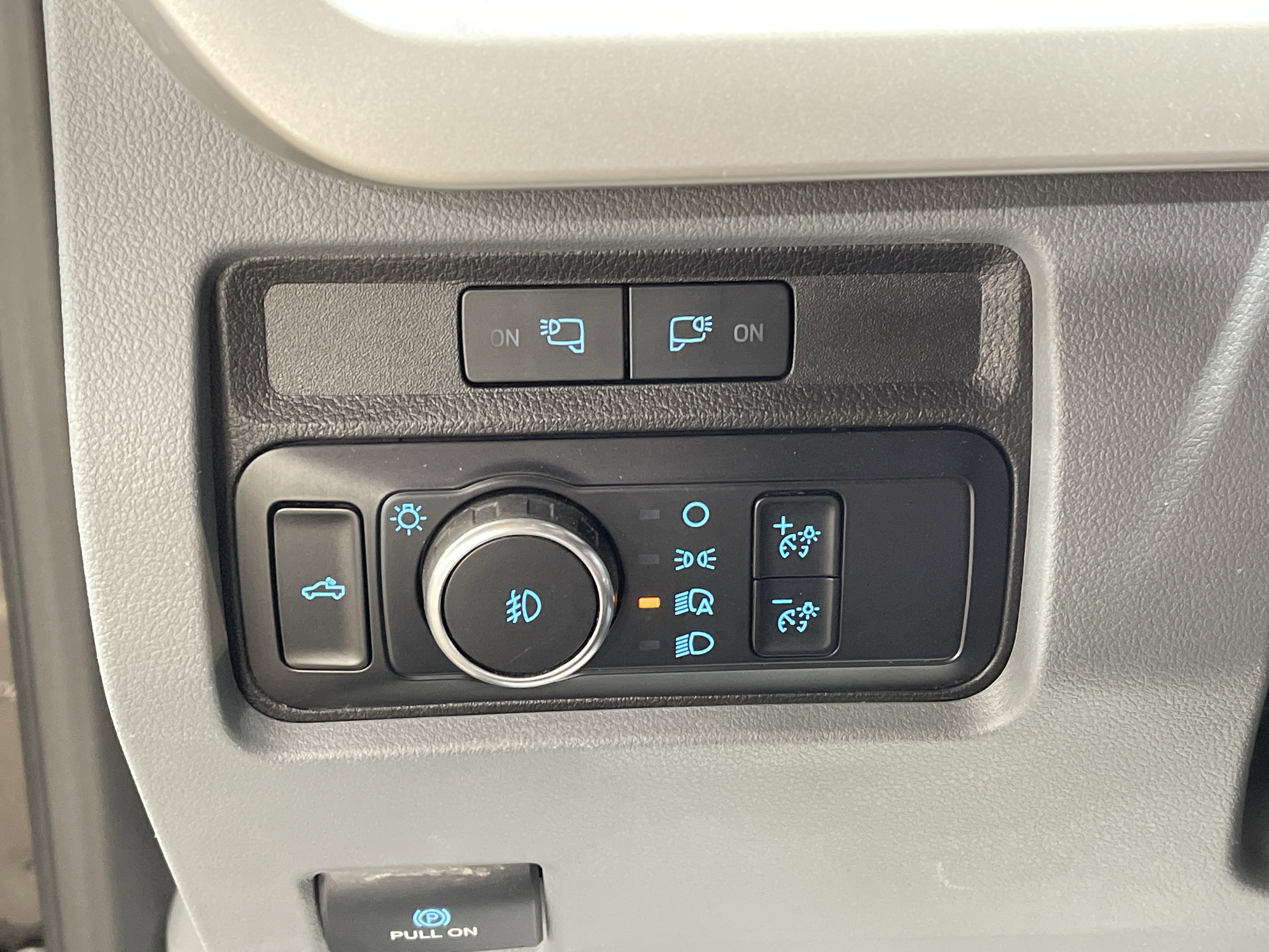 Used 2024 Ford F350 XLT w/ Camper Package image 20