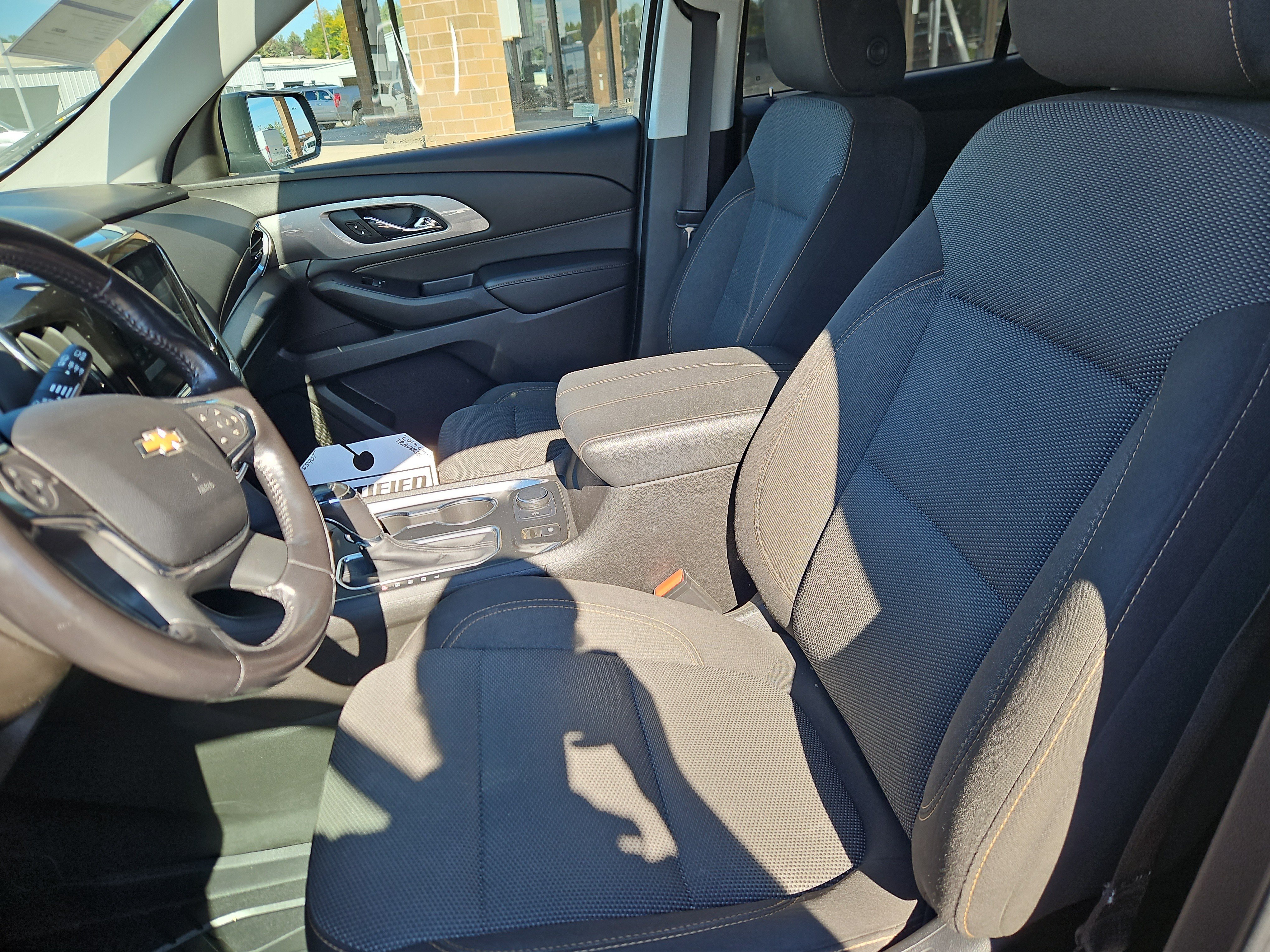 Used 2019 Chevrolet Traverse LT w/ LPO, Blackout Package AWD/4WD image 9