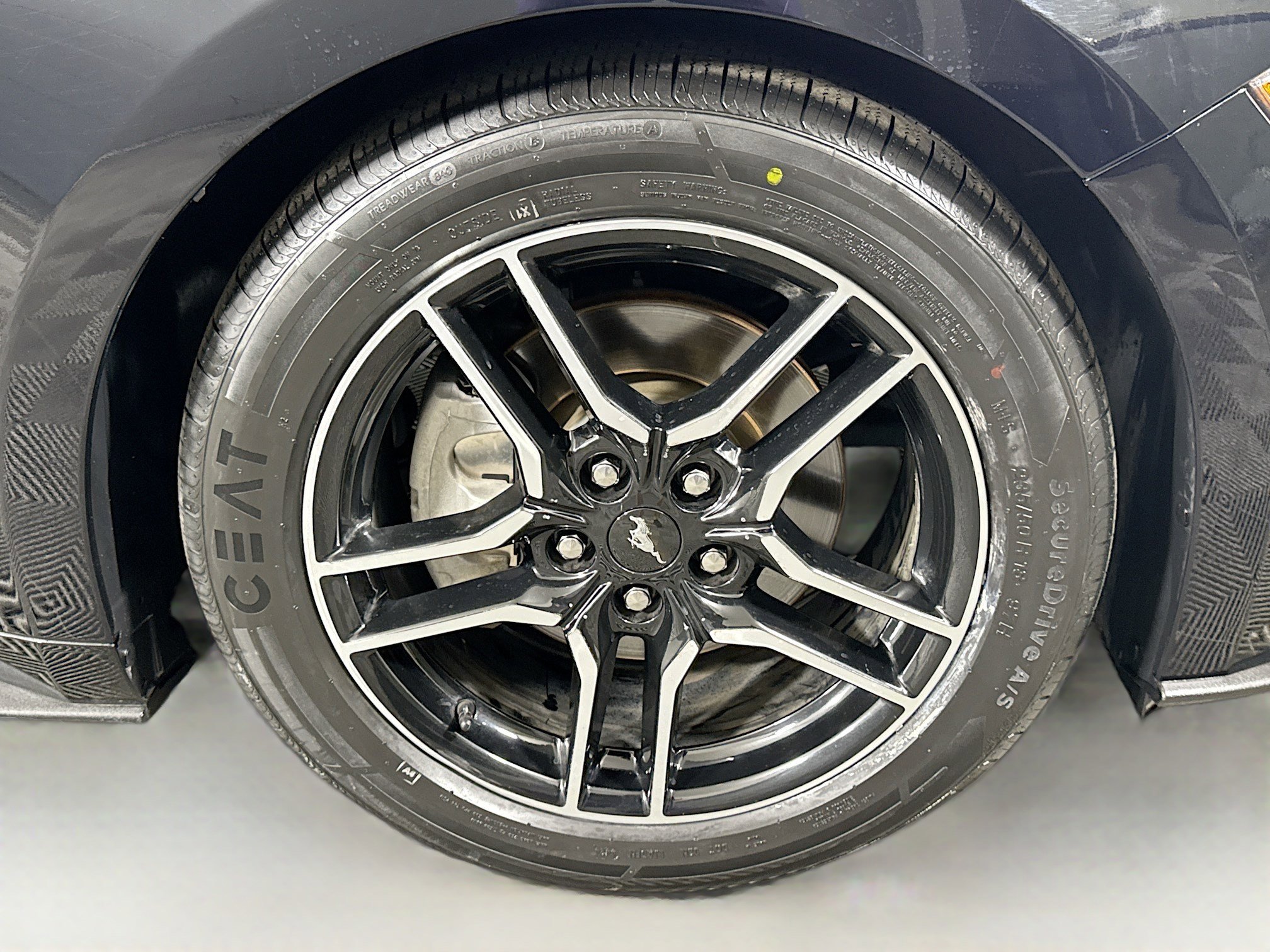 Used 2018 Ford Mustang Premium w/ Equipment Group 201A image 31