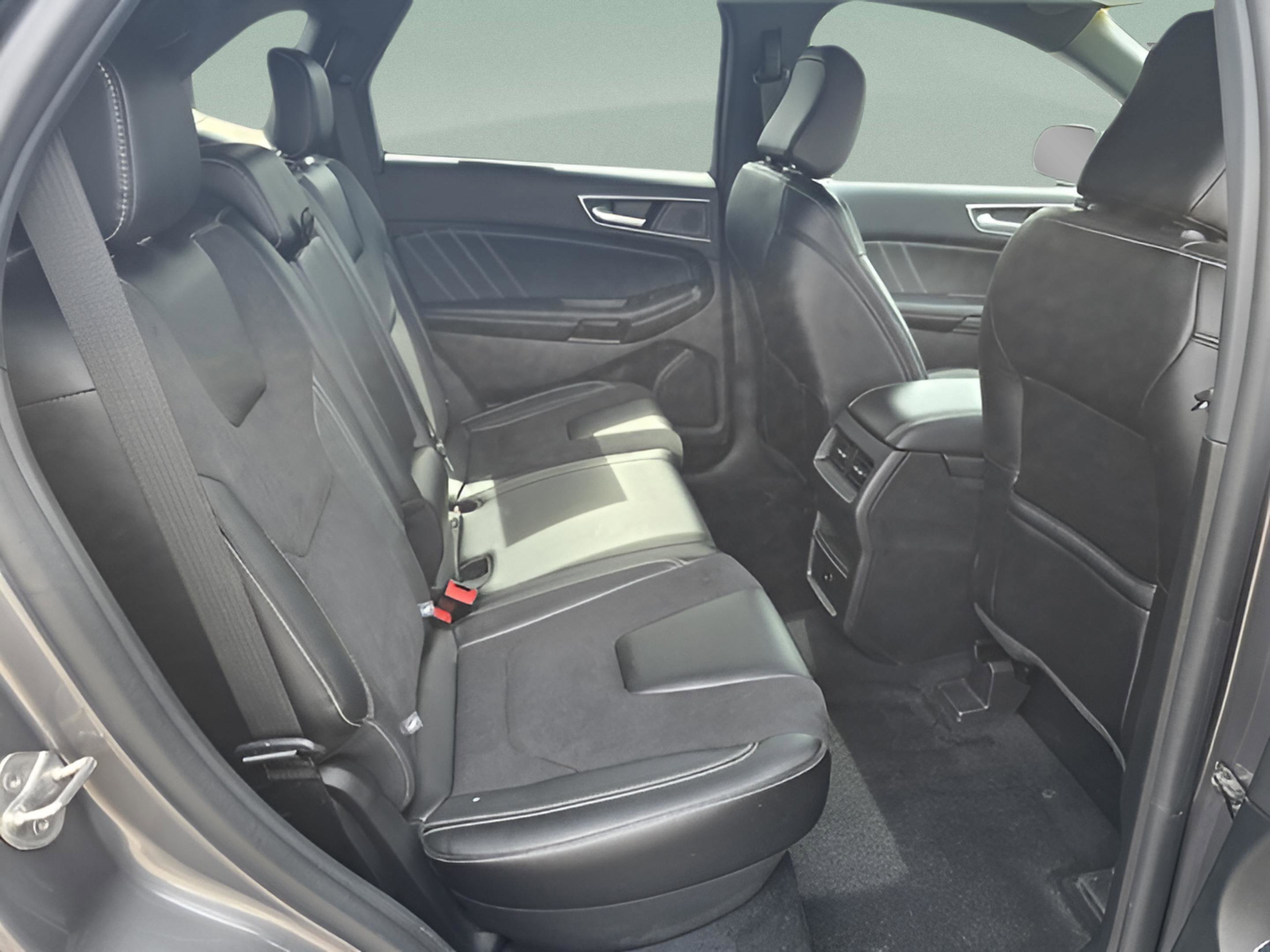 Used 2024 Ford Edge ST w/ Cold Weather Package image 10