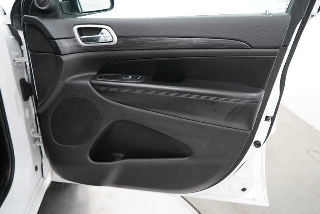 Used 2020 Jeep Grand Cherokee Altitude image 75