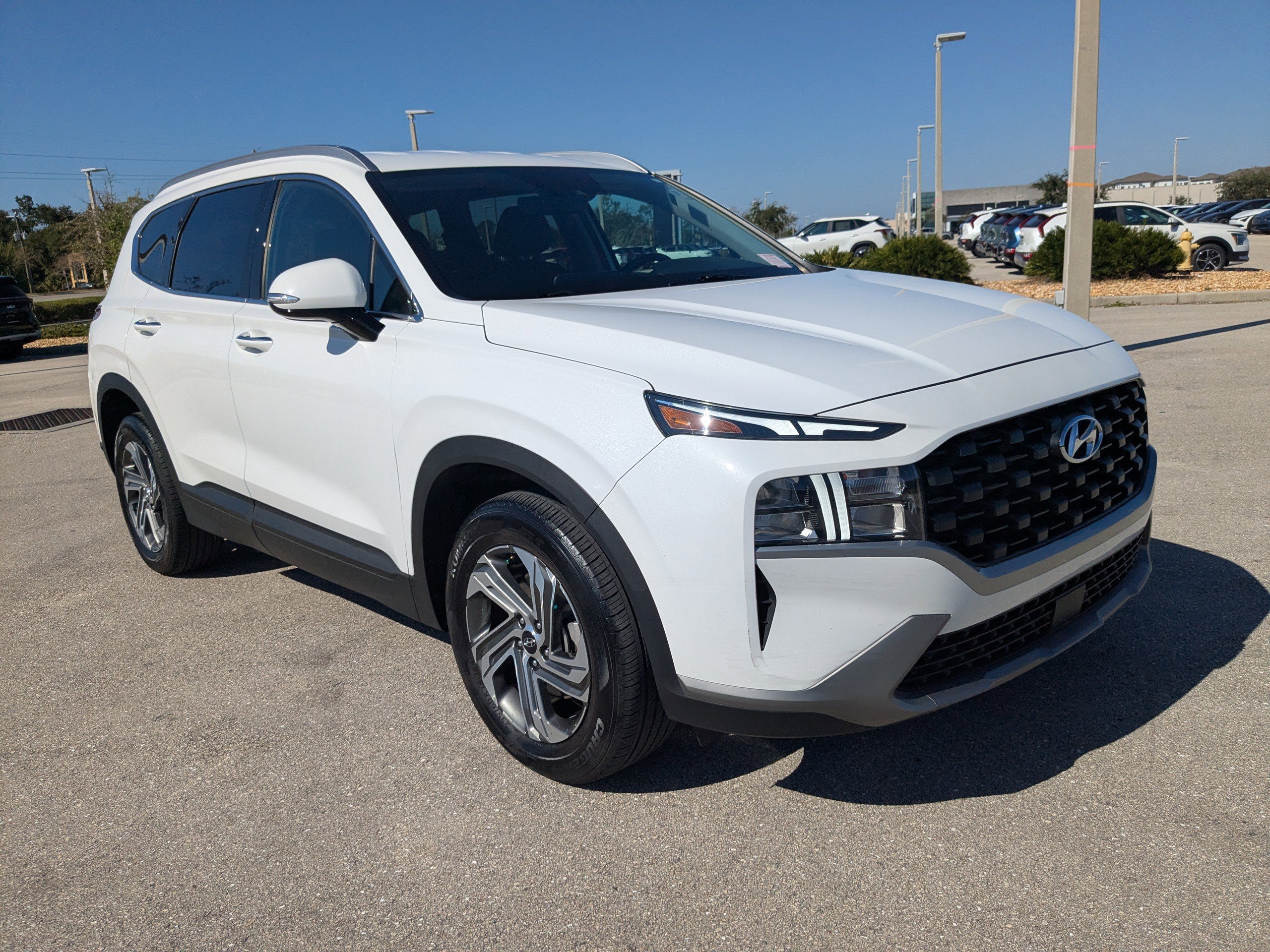 Used 2023 Hyundai Santa Fe SEL image 2