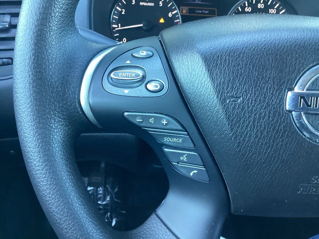 Used 2020 Nissan Pathfinder S image 18