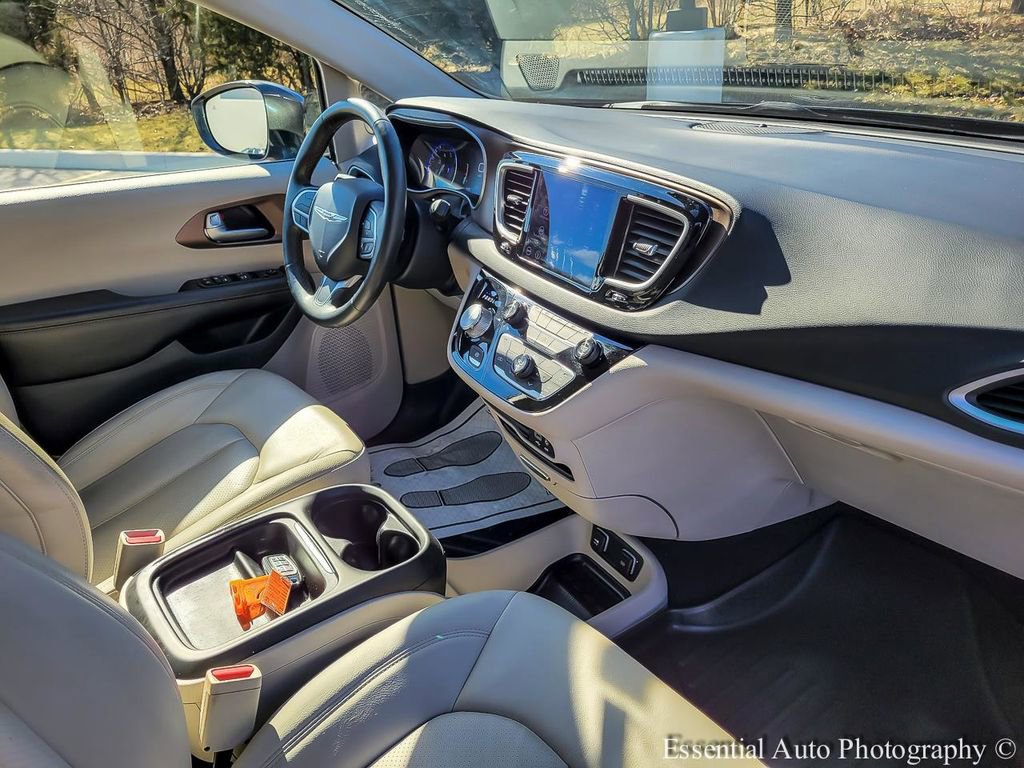Used 2019 Chrysler Pacifica Touring-L w/ Advanced Safetytec Group image 31