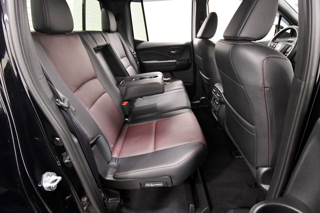 Certified 2025 Honda Ridgeline Black Edition image 18