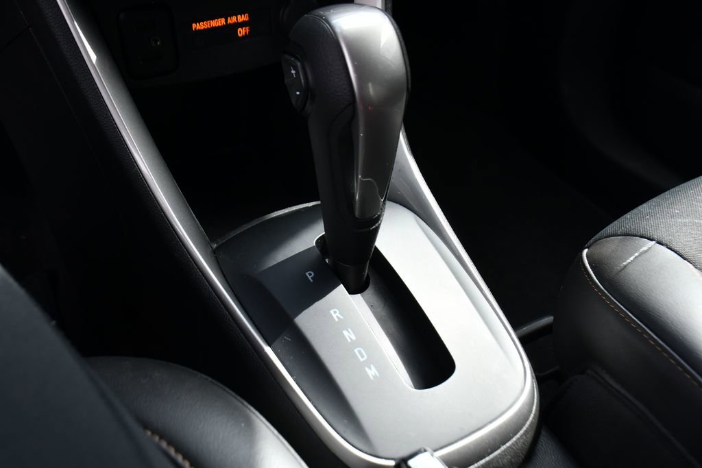 Used 2022 Chevrolet Trax LT w/ LT Convenience Package AWD/4WD image 26