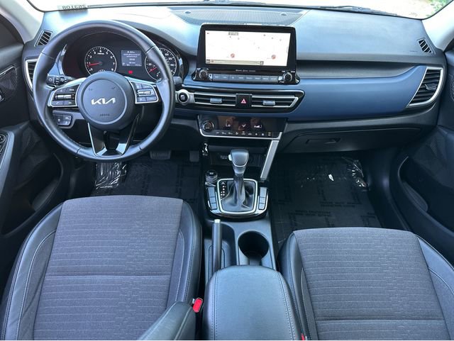 Certified 2022 Kia Seltos S image 7