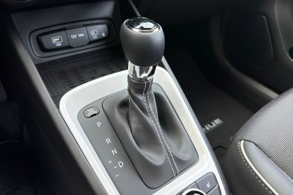 New 2026 Hyundai Venue SEL FWD image 18