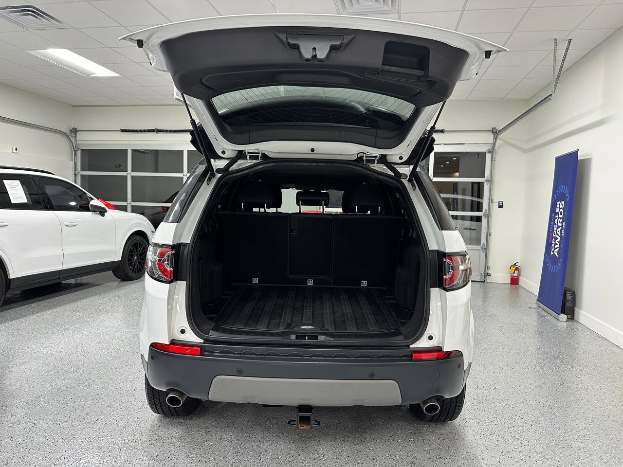 Used 2019 Land Rover Discovery Sport SE image 20