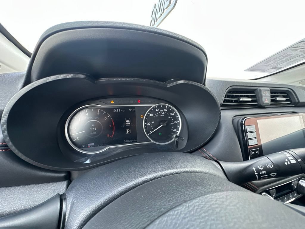 Used 2024 Nissan Versa SR FWD image 20