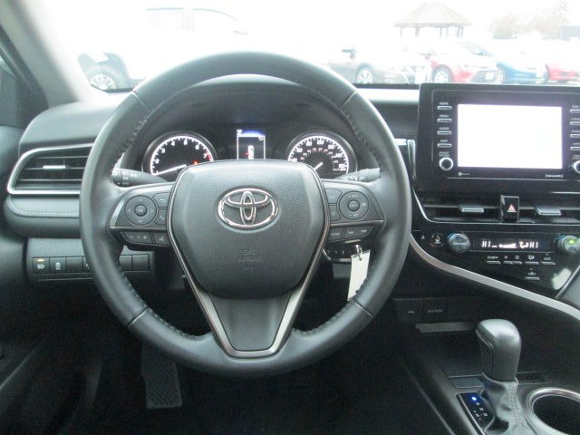 Used 2024 Toyota Camry SE FWD image 13