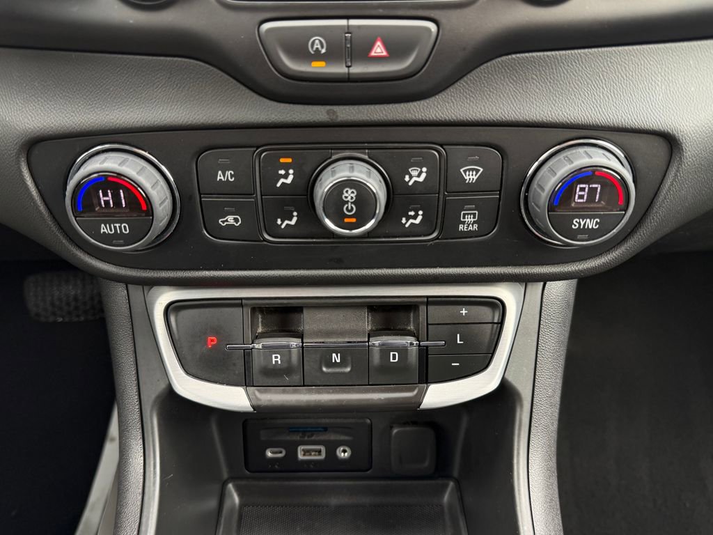 Used 2022 GMC Terrain SLT w/ Tech Package image 26