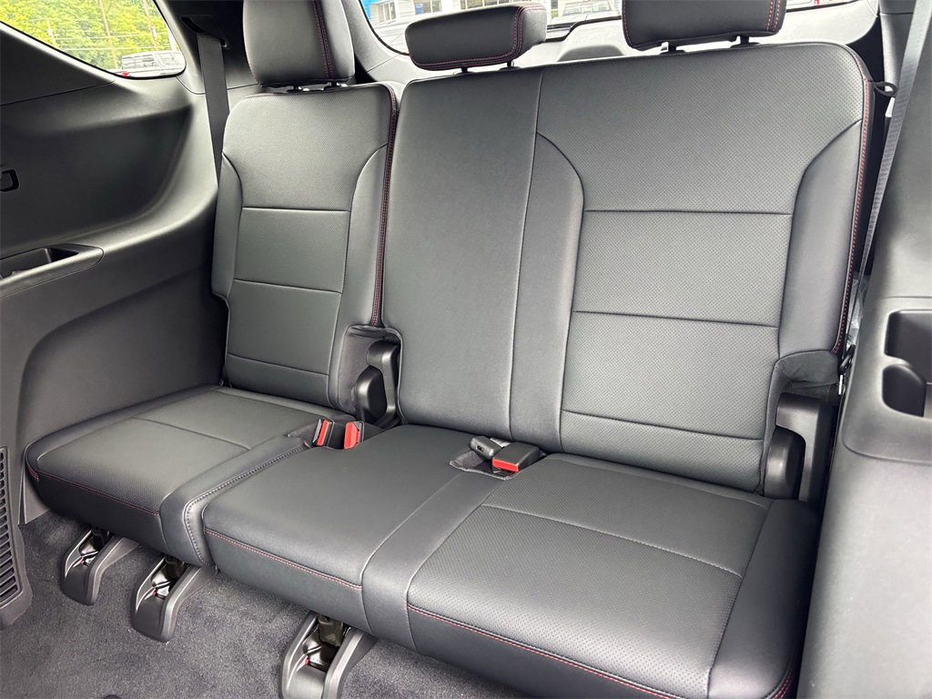 New 2026 Chevrolet Traverse RS w/ LPO, Floor Liner Package image 16