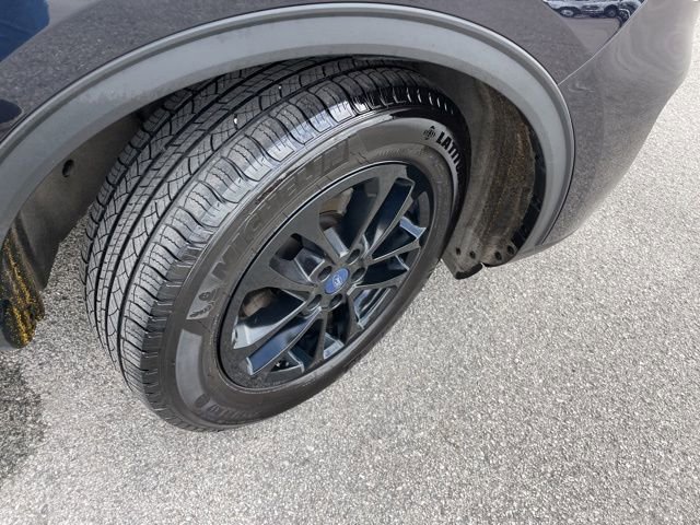 Used 2021 Ford Escape SE w/ Cold Weather Package image 17