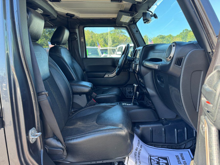 Used 2017 Jeep Wrangler Unlimited Sahara AWD/4WD image 19