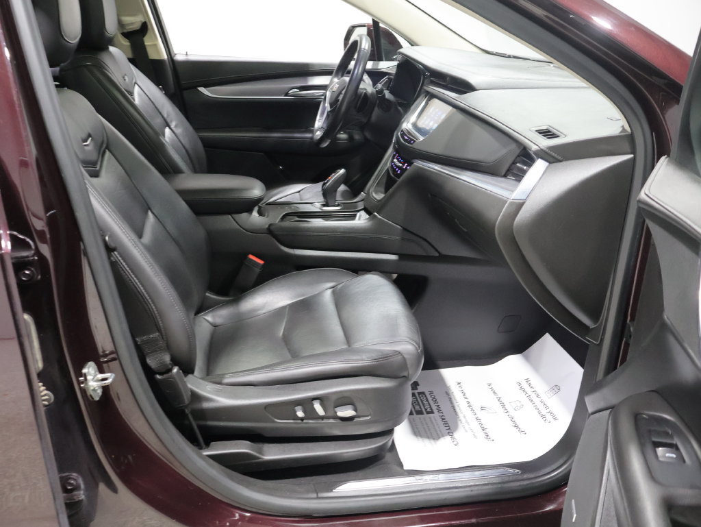 Used 2018 Cadillac XT5 Luxury w/ Driver Awareness Package AWD/4WD image 23
