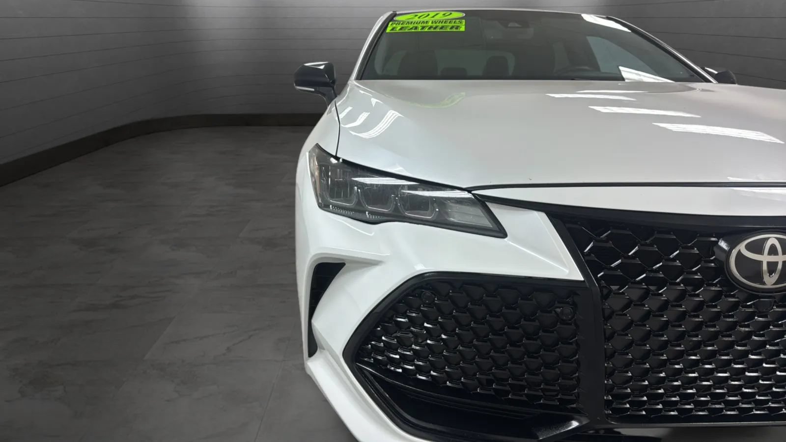 Used 2019 Toyota Avalon XSE w/ Carpet Mat Package FWD image 30