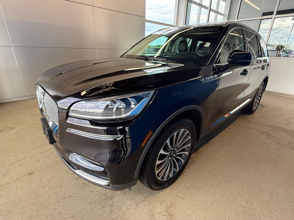 Used 2022 Lincoln Aviator AWD w/ Premium Package image 4