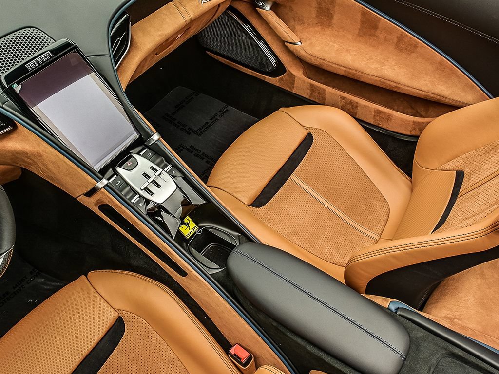 Used 2026 Ferrari Roma Spider RWD image 12