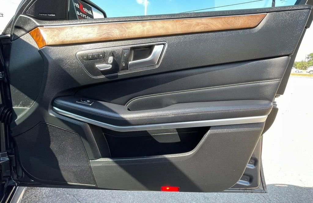 Used 2014 Mercedes-Benz E 350 4MATIC Sedan w/ Premium 1 Package image 36